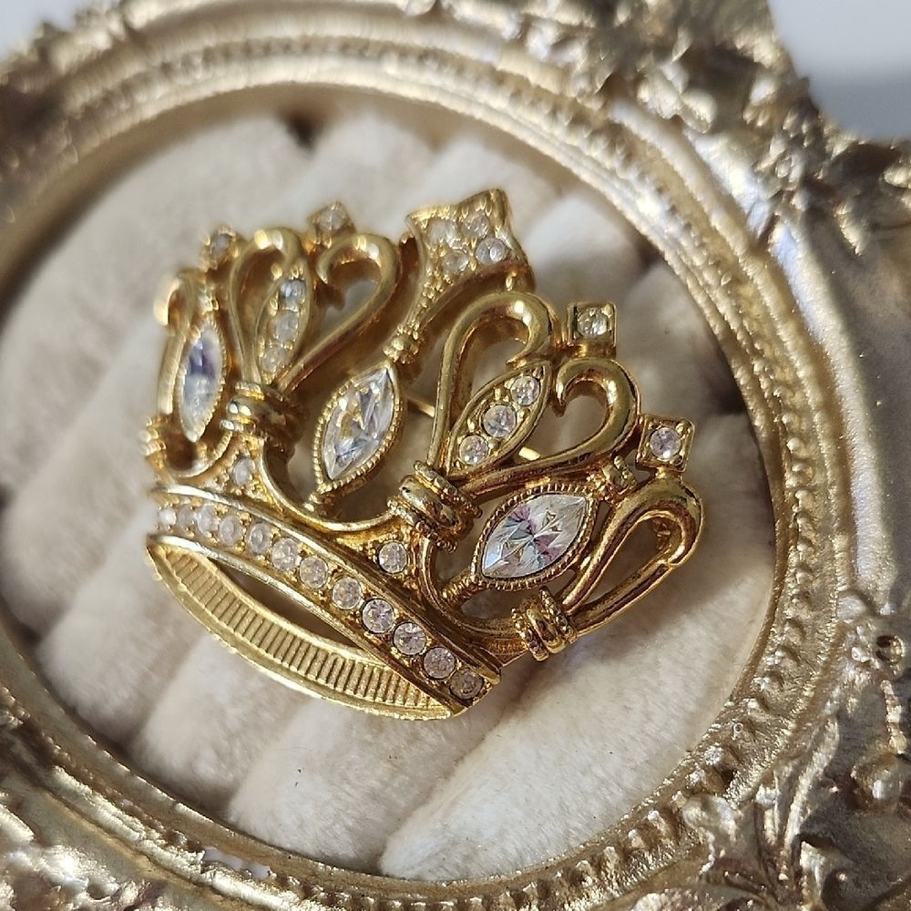 Kenneth Jay Lane KJL for Avon Crown Brooch Pin Clear Rhinestones Gold Tone 1980s